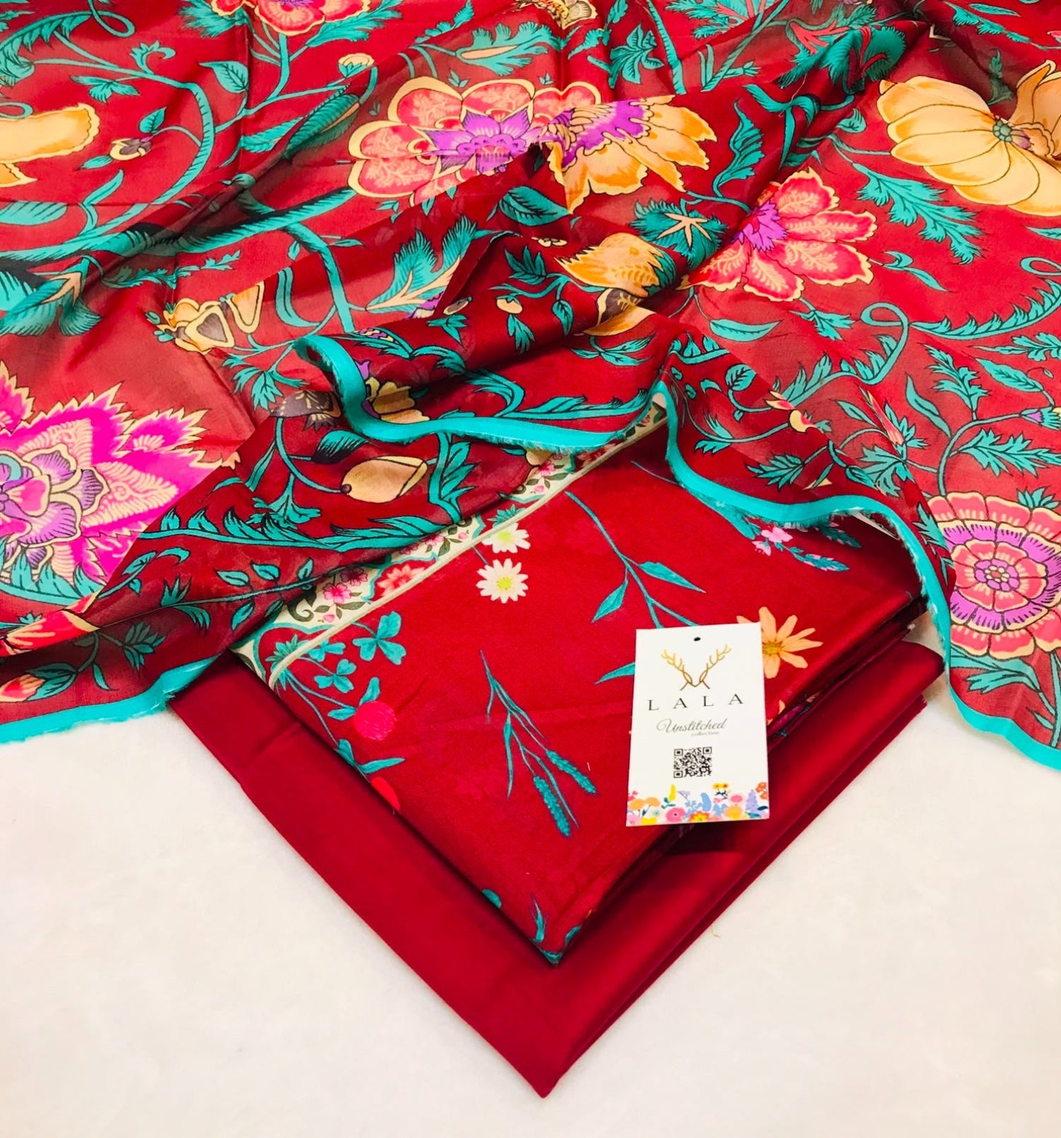 ✨ Branded Lawn Suit – Unstitched 3 Piece Elegant Pick ☀️